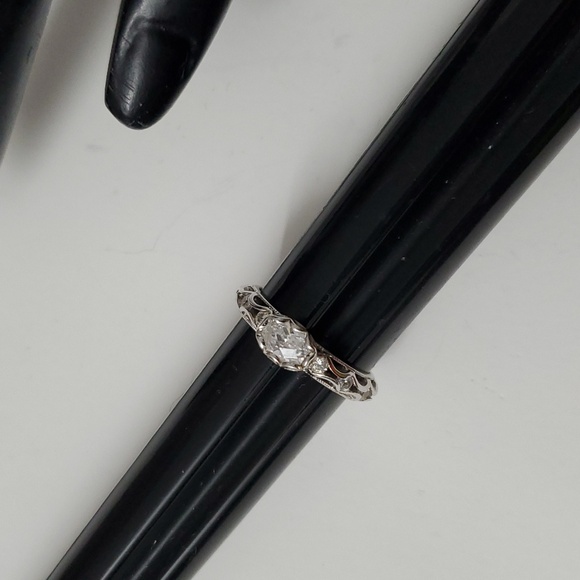 Sterling Silver 925 East-West Solitaire Ring - Picture 6 of 7